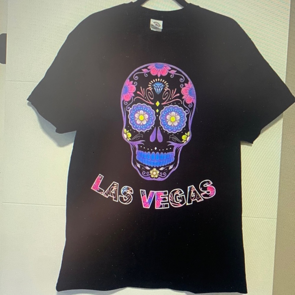 Las Vegas Black Graphic Tee - Short Sleeve